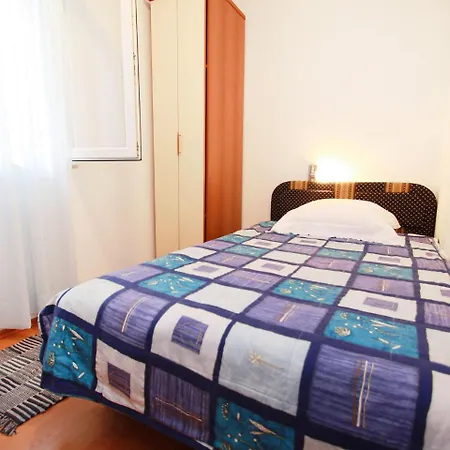 Apartment Anteo Nečujam